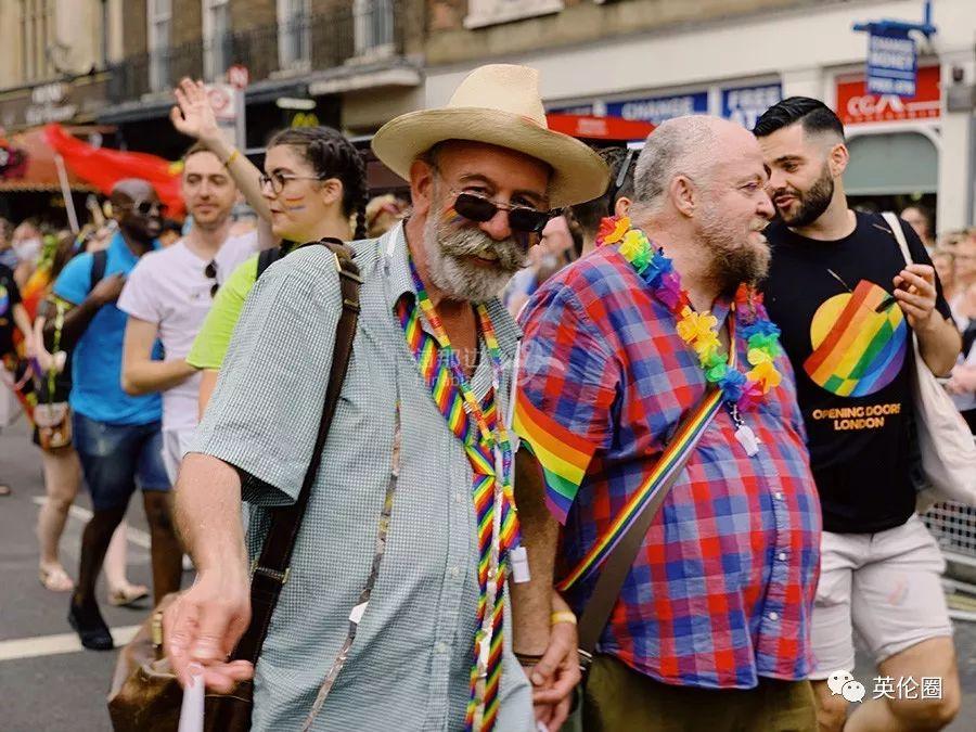 为啥直男直女也爱lgbt游行在伦敦骄傲是共同的信仰