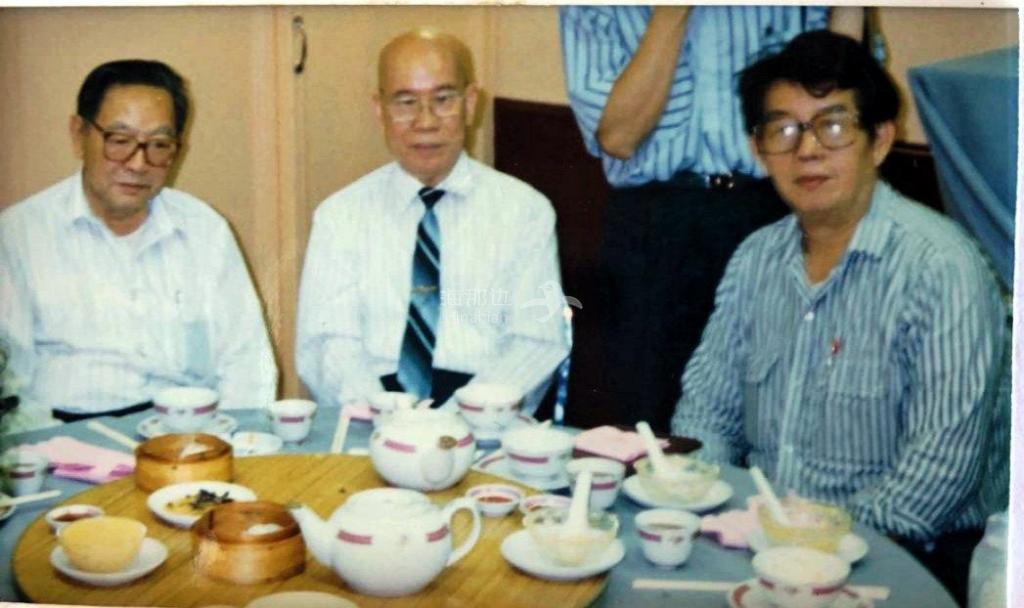 1cebdfb4de421e2dd74f33001133fa9d.jpg ..