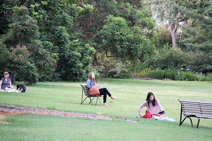 b89aade1a271dd8b5d4829daf1b658a4.jpg ..