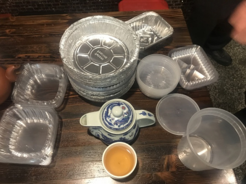 白思豪13日发表声明，从2019年起全市将禁止使用保丽龙材质的餐具。
