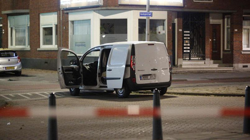 2017年8月，荷兰警方在音乐会举办场地附近扣押了满载煤气瓶的小货车。(图片来源：法新社)