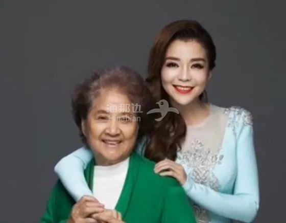 看哭了疫情下母亲独居加拿大女星朱迅哭喊妈妈回家吧