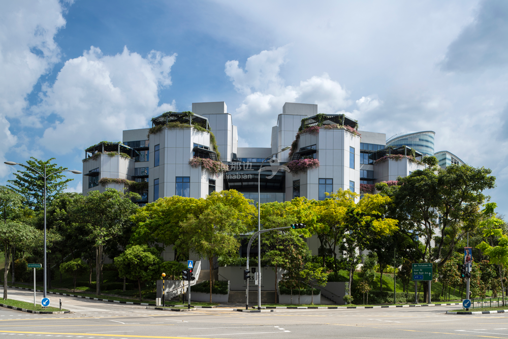 essec 商学院法国校区(点击图片,加入移民交流群)你有想象过你的本科