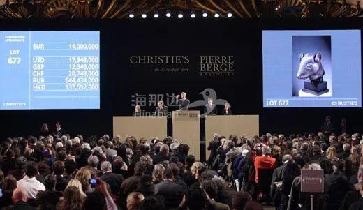 法国佳士得拍卖行二月二十五日晚间在巴黎拍卖中国圆明园流失文物鼠首和兔首铜像.jpg ..