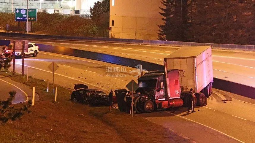 1死1伤温哥华房车当街被烧毁列治文司机酒驾被卡车撞报废