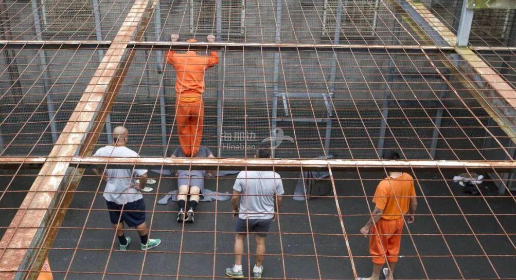 航拍新西兰监狱大暴乱!不敢镇压继续谈判,这一幕很新西兰