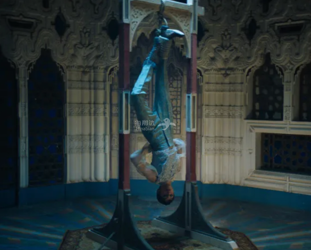 (点击图片,加入移民交流群)象征着牺牲,也暗喻着涅槃重生的倒吊人牌