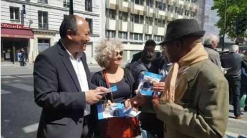 欧洲时报记者张新 摄 ..