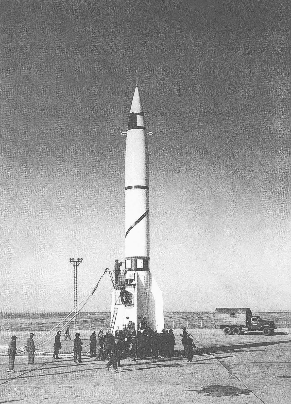 Р 1 р 5 р 7. Первая Советская баллистическая ракета р-1. Ракета-носитель р2. Р-2 баллистическая ракета. Ракеты баллистическая 1960.