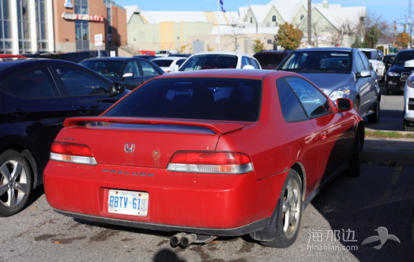 这又是一辆老车,第五代本田序曲(prelude),产于1996-2001年之间.