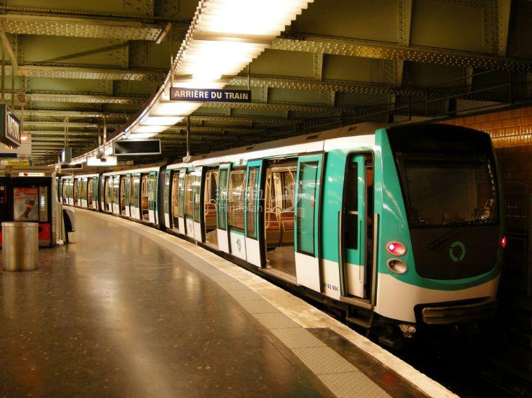 巴黎地铁3号线图片