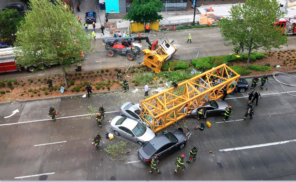 吓人洛县起重机失控吊臂贯穿民房屋顶华裔女学生当街惨死